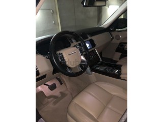 
                            
                            Range Rover Vogue V8
                            
                        