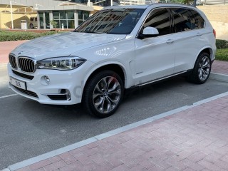 
                            
                            Super nice and clean car
                            
                        