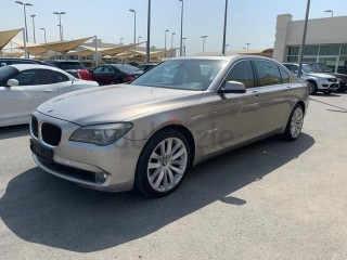 
                            
                            BMW740LI 2011 very clean
                            
                        