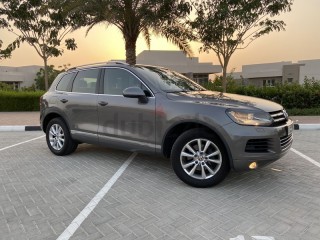 
                            
                            Super clean Touareg ! Full service history in dealership
                            
                        