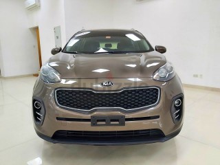 
                            
                            للبيع كيا سبورتاج موديل ٢٠١٧ محرك 1.6 مواصفات خليجيه صبغ الوكاله بالكامل تشكيات وكاله
                            
                        