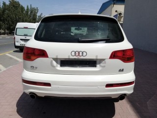 
                            
                            Audi Q7 GCC 2009 Full Option 7 Seater car
                            
                        