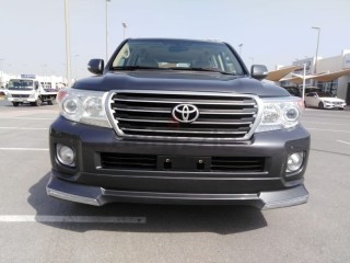 
                            
                            Toyota landcruser g_xr V8 2015 full options
                            
                        