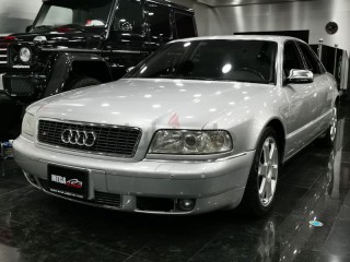 
                            
                            Audi S8
                            
                        