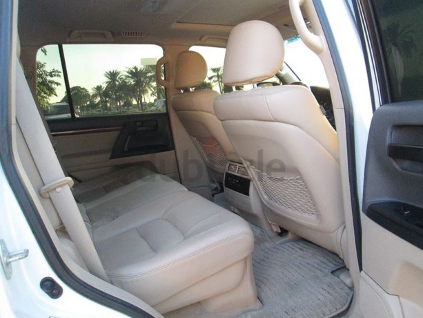 toyota-land-cruiser-top-40l-v6-low-emi-monthly-aed-1859-for-sixty-months-big-3