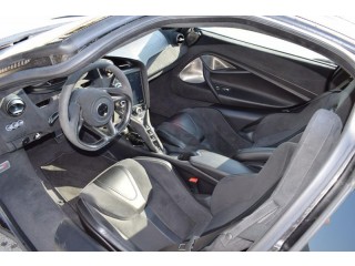 
                            
                            Mclaren 720s Top options , warranty and service contract
                            
                        