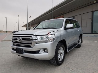 
                            
                            تويوتا لاندكروزر EXR V6 صبغ وكالة بحالة ممتازة
                            
                        