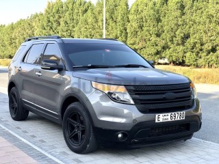 
                            
                            Ford Explorer ... XLT...4WD....Very Good Condition
                            
                        