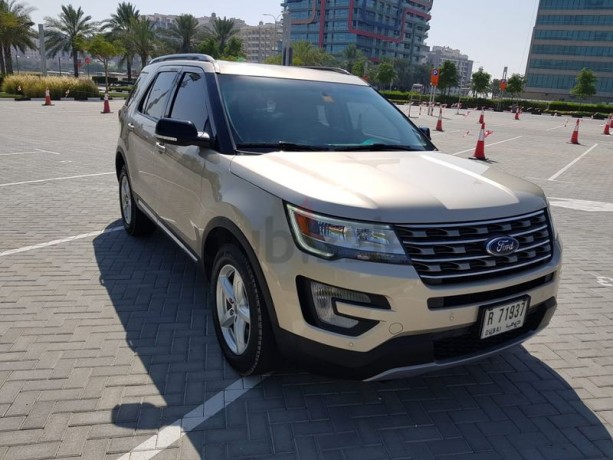 gcc-ford-explorer-xlt-automatic-one-expat-owner-from-new-big-11