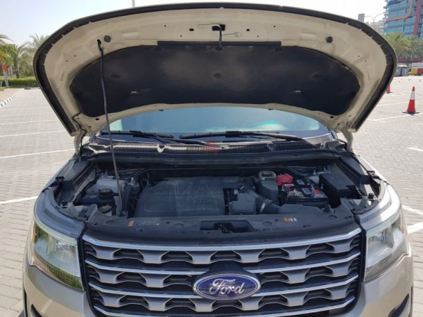 gcc-ford-explorer-xlt-automatic-one-expat-owner-from-new-big-7