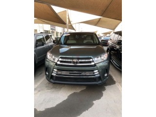 
                            
                            Toyota Highlander XLE
                            
                        