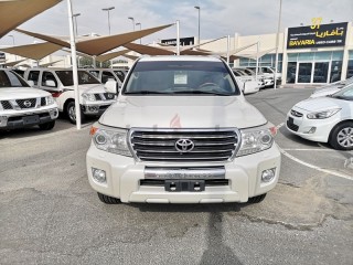 
                            
                            TOYOTA LAND CRUISER GXR V8 , 2013 , GCC , FREE ACCIDENT
                            
                        