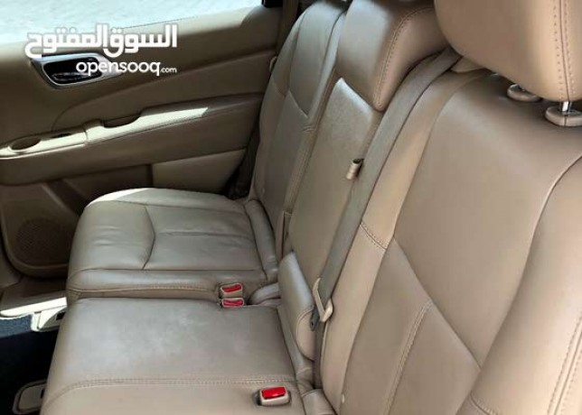 nissan-pathfinder-sv-35l-v6-big-2