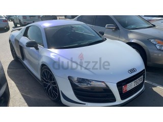 
                            
                            Audi R8 V8
                            
                        