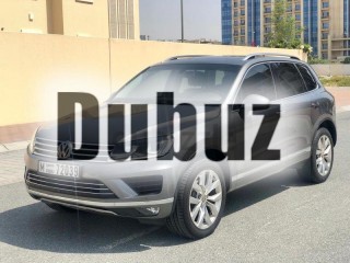 
                            
                            Phenomenal 2016 TOUAREG SPORT / Fully Loaded Warranty
                            
                        