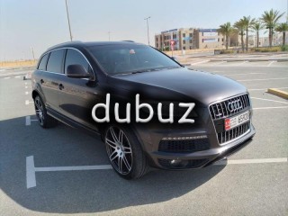 
                            
                            Attractive Audi Q7 S-Line
                            
                        