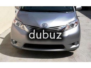 
                        Toyota Sienna 2017 full Au tomatic  excllent condition cer Silver Color                                            