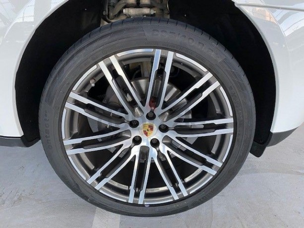macan-ref-usd6076-big-4