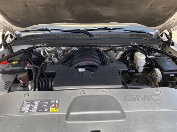 very-clean-gmc-yukon-2016-big-10