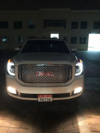 very-clean-gmc-yukon-2016-big-0