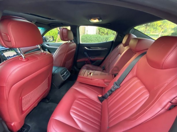 maserati-ghibli-2015-very-clean-under-warranty-full-service-history-by-agency-big-7