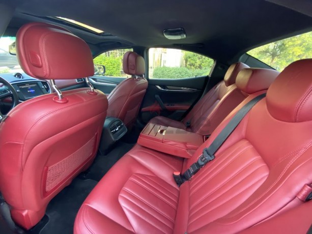 maserati-ghibli-2015-very-clean-under-warranty-full-service-history-by-agency-big-6