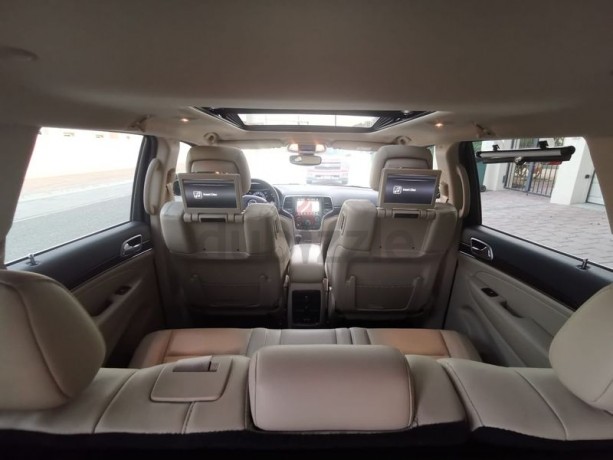 jeep-grand-cherokee-2018-gcc-limited-warranty-original-paint-full-service-history-big-5