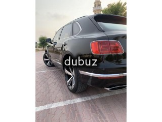 
                            
                            Bentyaga  2017 with warranty top clean
                            
                        