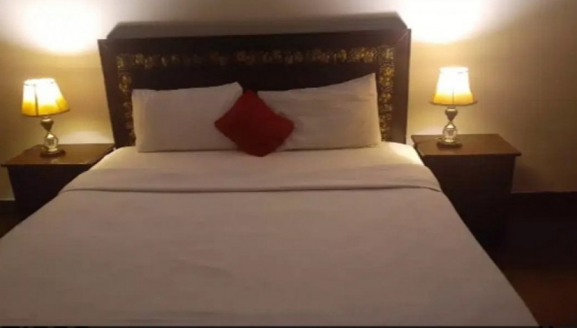 royal-fort-hotel-and-guest-house-gulberg-lll-big-1