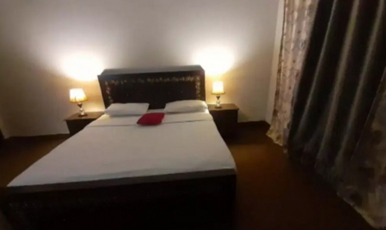 royal-fort-hotel-and-guest-house-gulberg-lll-big-0