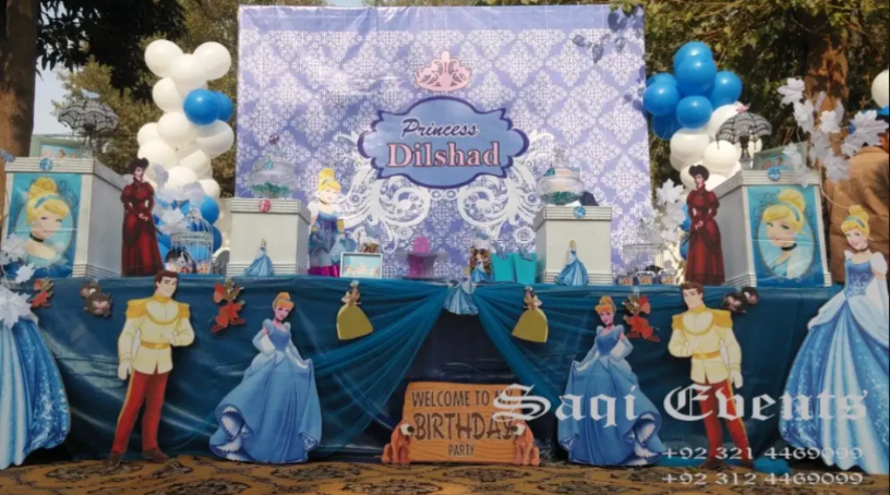 birthday-arrangement-balloons-decor-cake-table-jumping-castle-magic-big-1