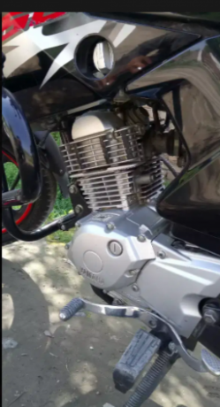 yamaha-ybr-125g-big-3