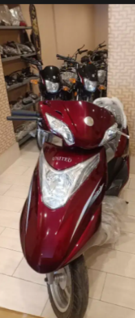 united-scooty-100-cc-big-0