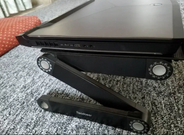 alienware-17-r5-gtx-1080-qhd-120hz-gaming-laptop-big-2