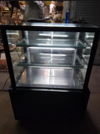 fabricated-and-imported-cooling-display-counter-hotel-bakery-big-1