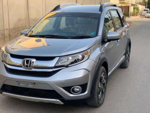honda-br-v-on-easy-monthly-installment-big-1